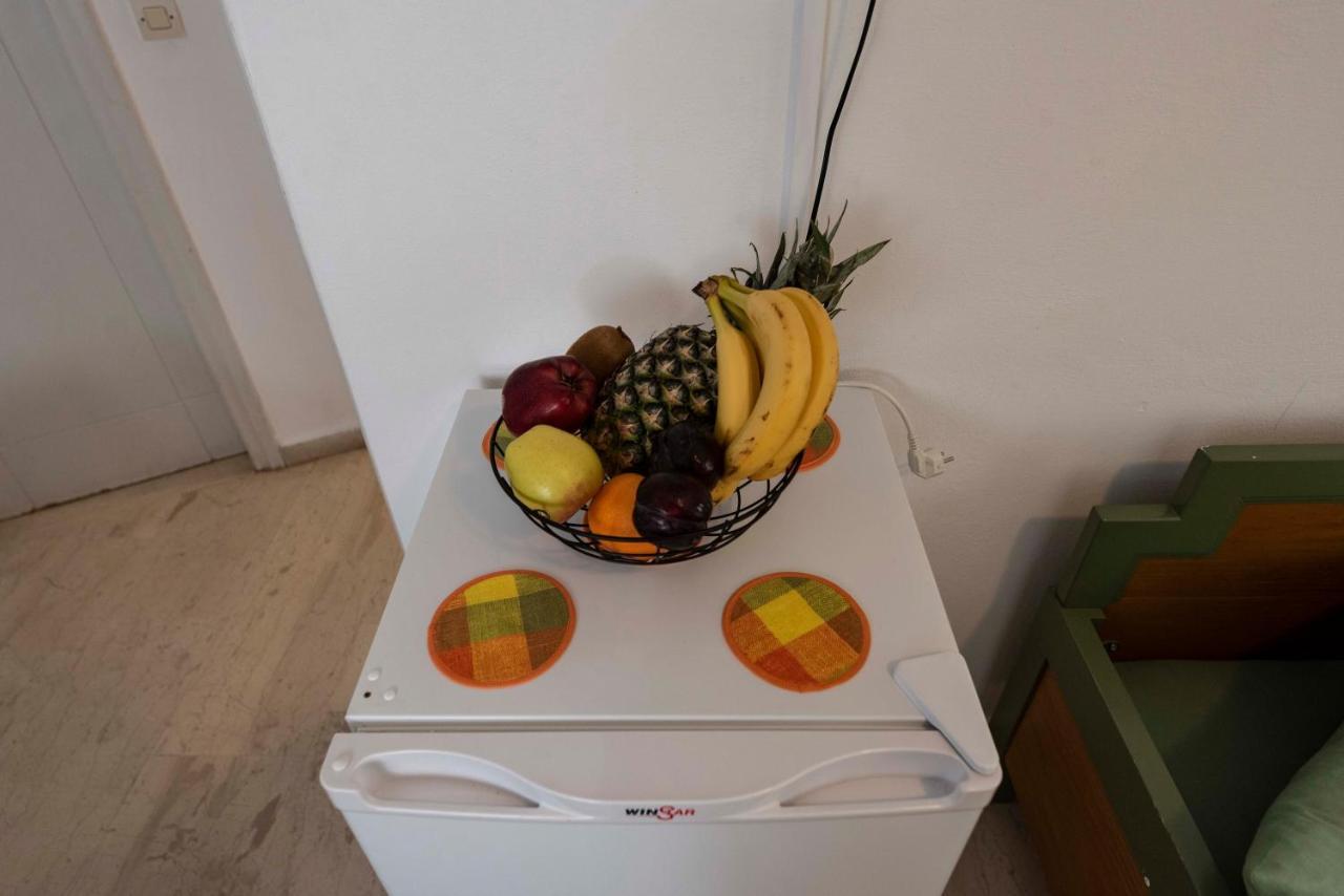 הרסוניסוס Helen Suites מראה חיצוני תמונה