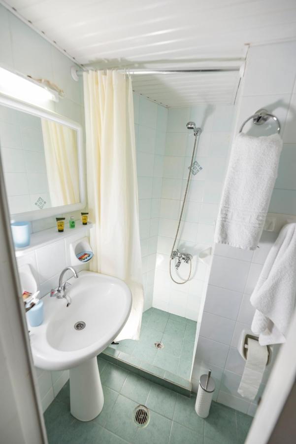 הרסוניסוס Helen Suites מראה חיצוני תמונה