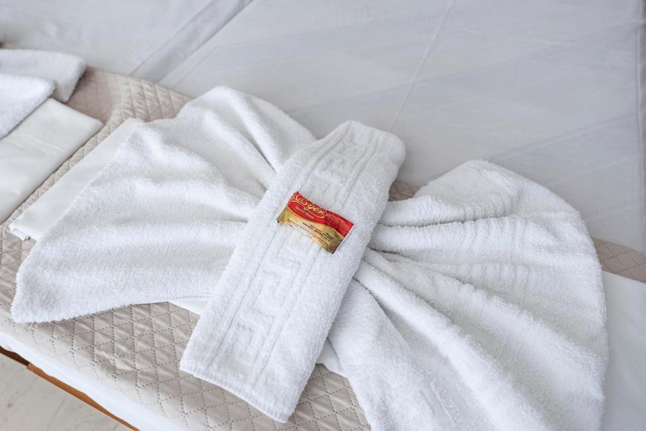 הרסוניסוס Helen Suites מראה חיצוני תמונה